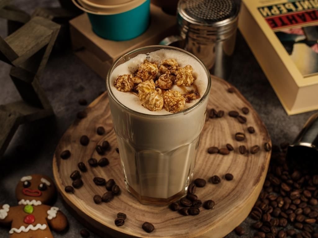 Salty Sweet Delight: Popcorn Raf Coffee